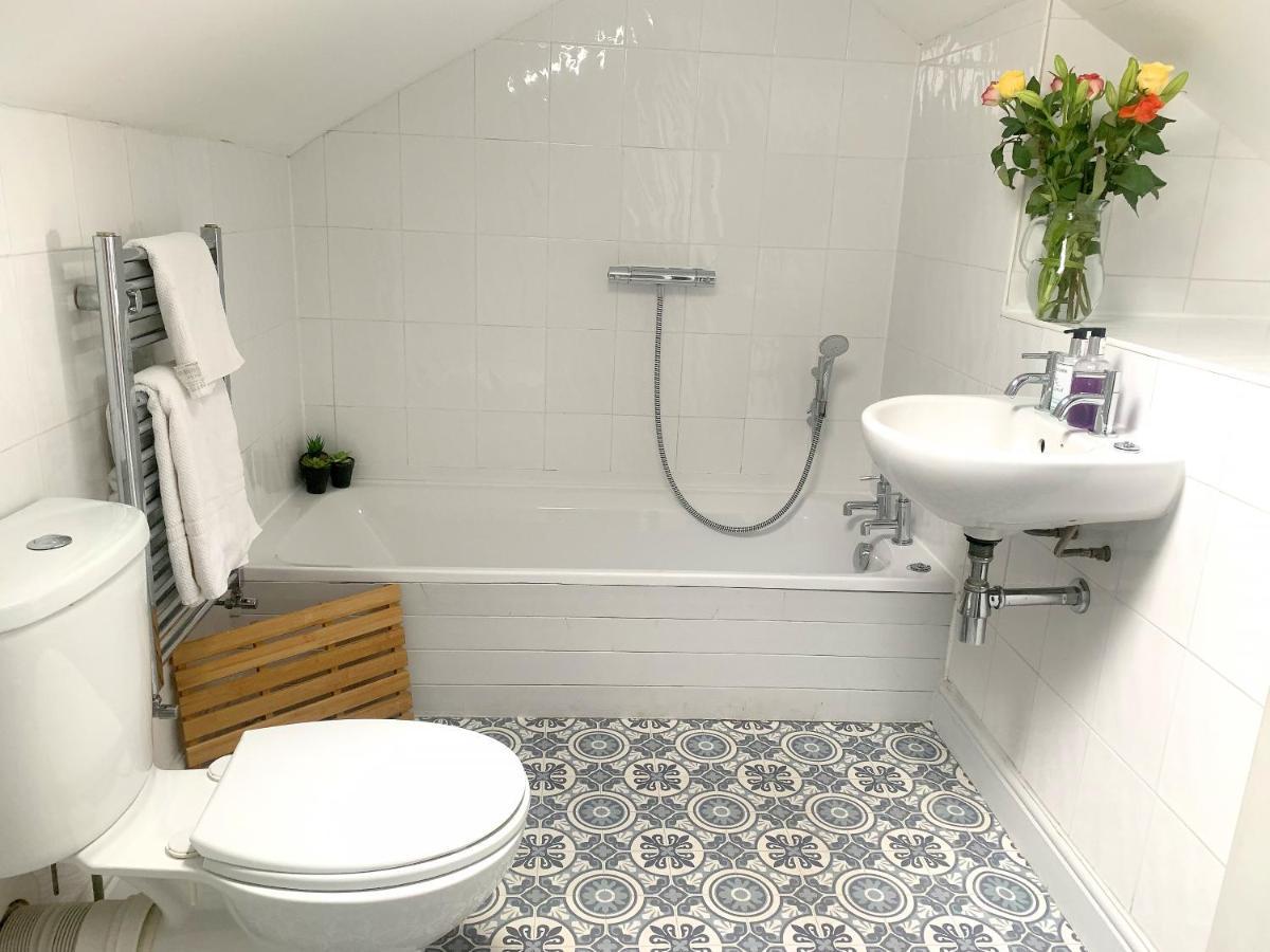Stay In The Heart Of York At The Hampden - Free Parking - York Holiday Home ภายนอก รูปภาพ