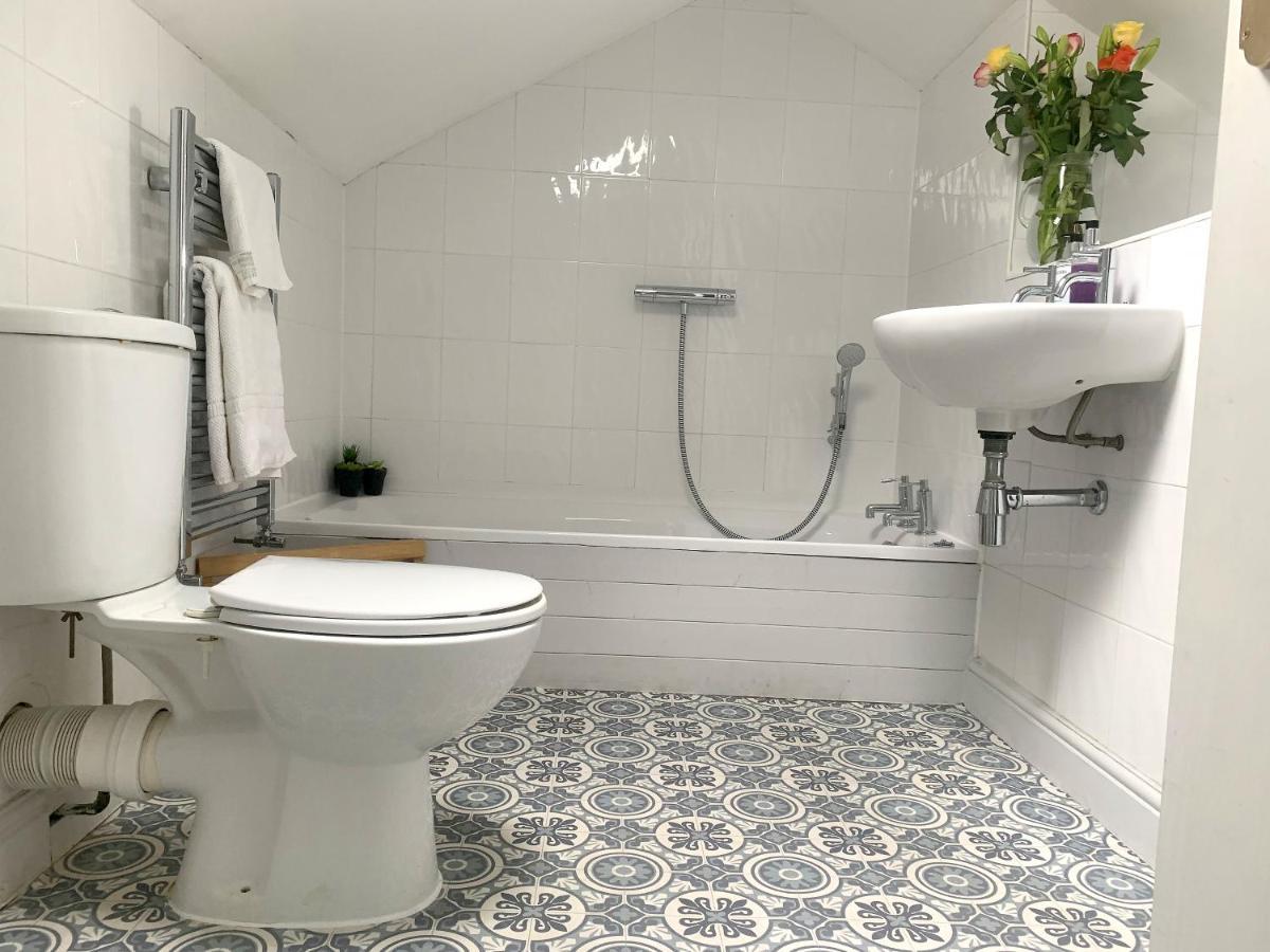 Stay In The Heart Of York At The Hampden - Free Parking - York Holiday Home ภายนอก รูปภาพ