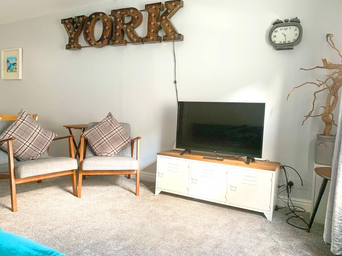 Stay In The Heart Of York At The Hampden - Free Parking - York Holiday Home ภายนอก รูปภาพ